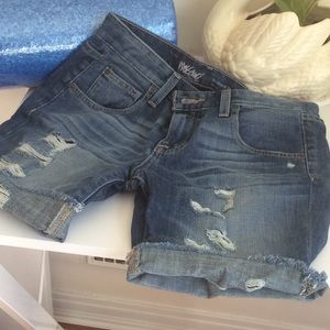 Mossimo factory distressed boyfriend jeans shorts